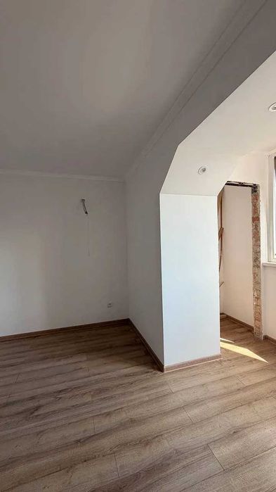 2-кімнатна квартира з ремонтом по вул. Кисілевської