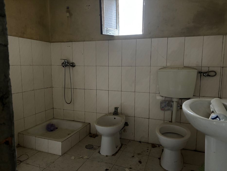 Moradia 2 pisos com terreno no centro da Lousã - 100 metros da estação de Metro