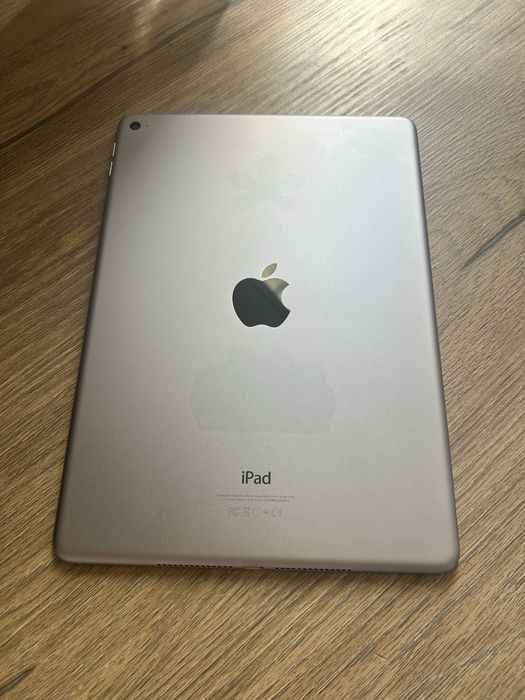 Продам iPad Air 2 128ГБ