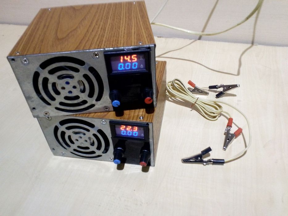 Зарядний пристрій,лабораторний блок живлення.