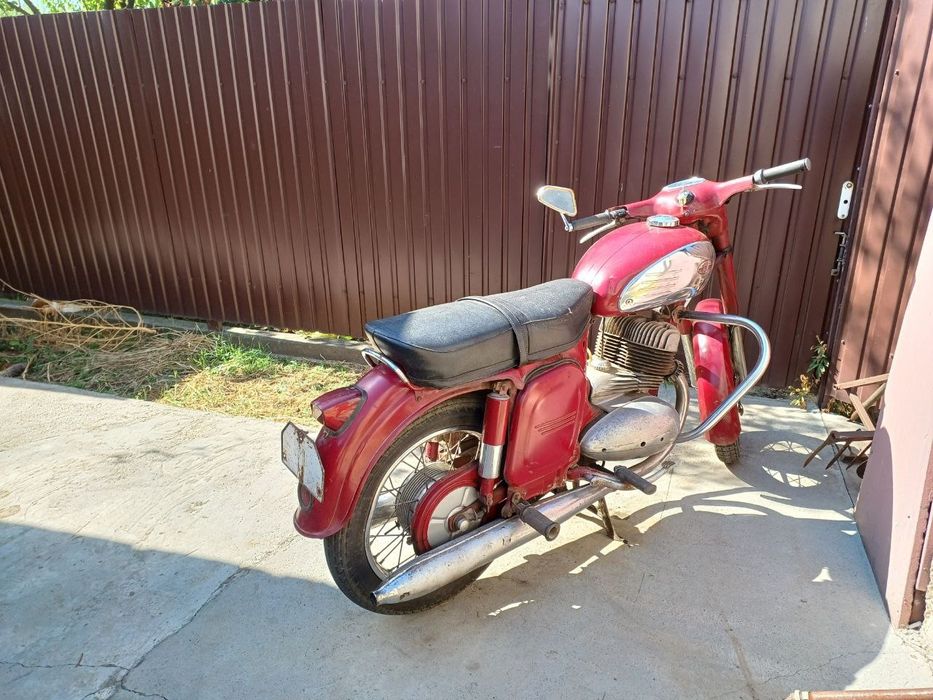 Ява 360  старушка