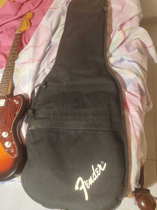 Squier Jagmaster Standard Sunburst – Excelente estado