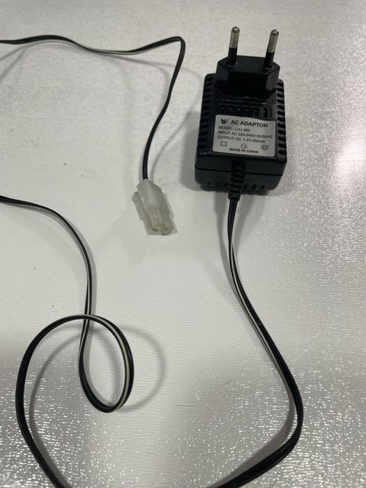 Зарядний пристрій,  адаптер для  іграшка для дистанційного керування