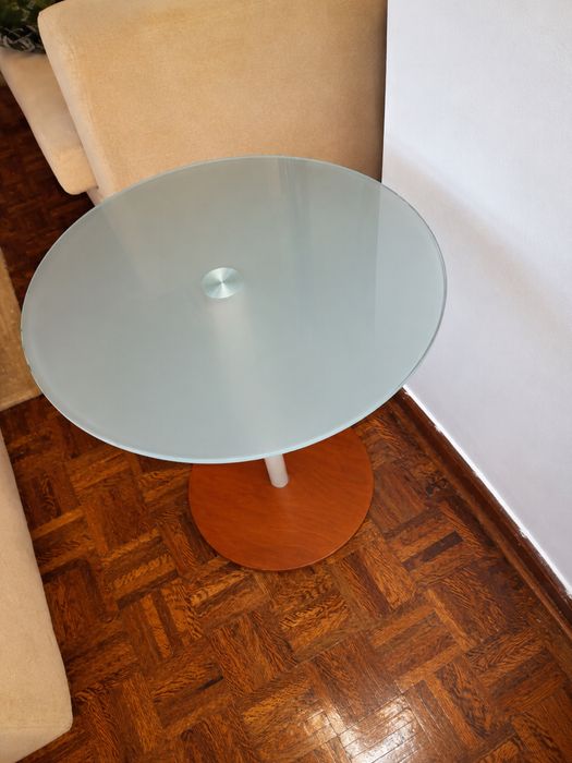 Mesa de Apoio Redonda com Tampo em Vidro – Design Moderno