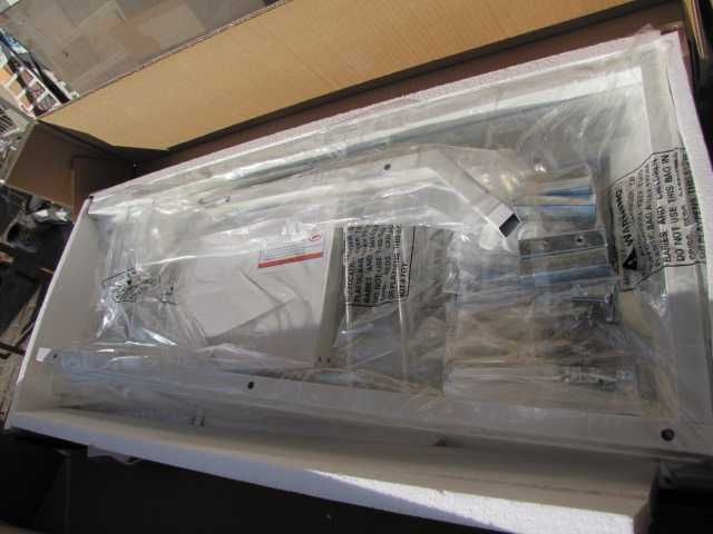 Regał narożny na książki biały 5 poziomów z metalową ramą podłogowy