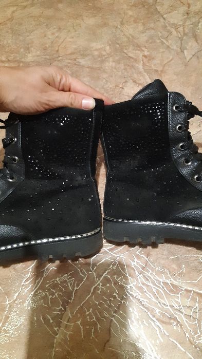 Чоботи туфлі осінні  35 рр дівчинці