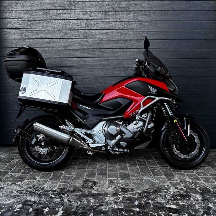 Продам мотоцикл Honda NC700X DCT (3120)