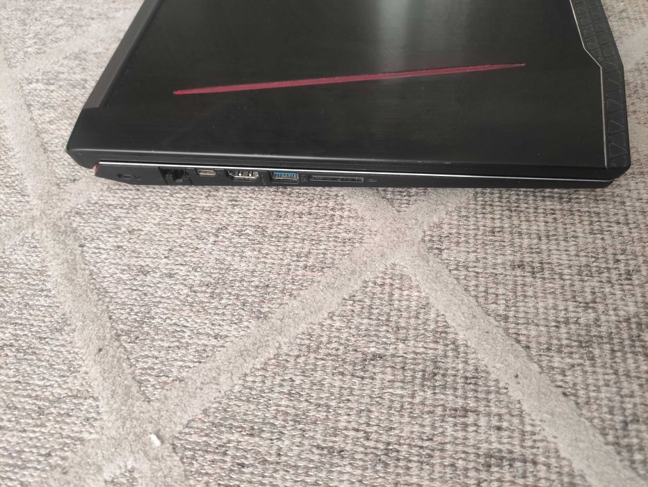 Laptop ACER Predator Helios 300 i7-7700HQ 1050Ti 32GB