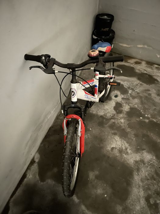 Bicicleta de crianca em excelente estado, roda 20, com mudancas!