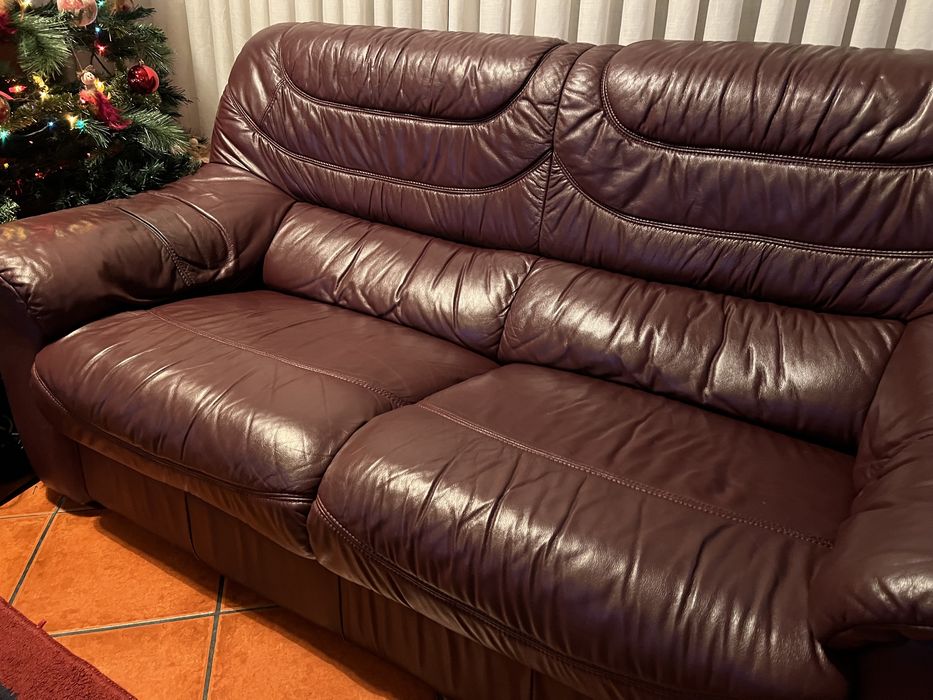 Sofá de 2 lugares em Pele