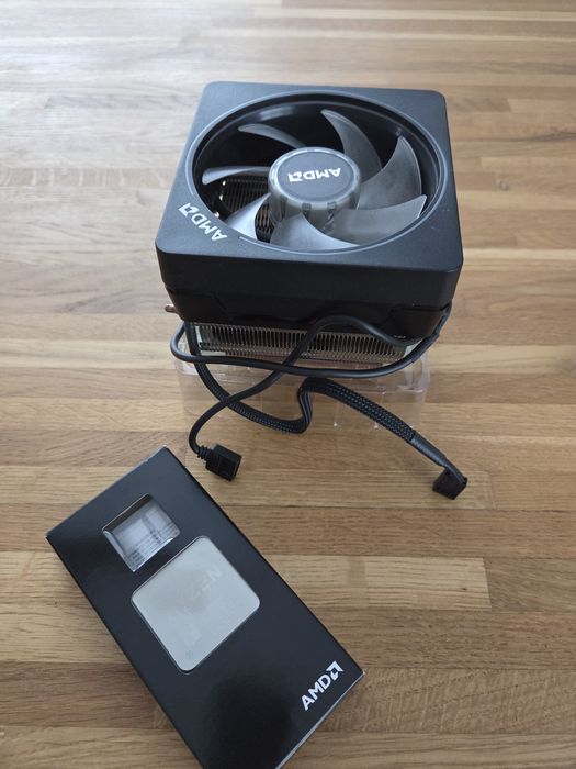 Procesor CPU AMD Ryzen 7 3800X BOX chłodzenie