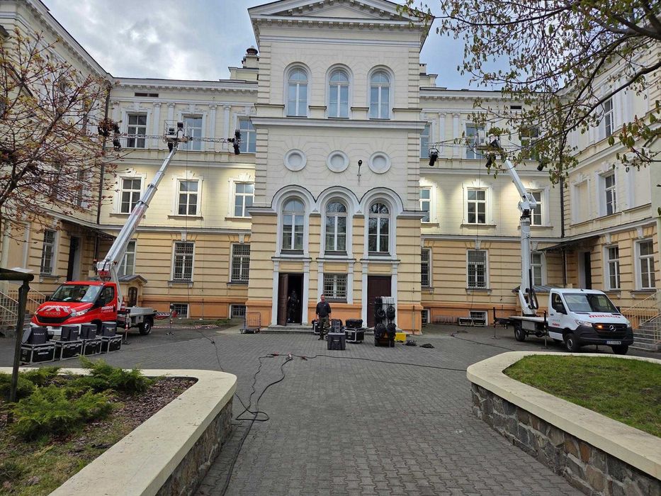 Podnośnik Koszowy 24m | Wynajem Warszawa | Kat. B | Bez Operatora | 24h | wynajem zwyżki