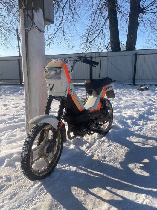 Бенелі мопед мото італійський