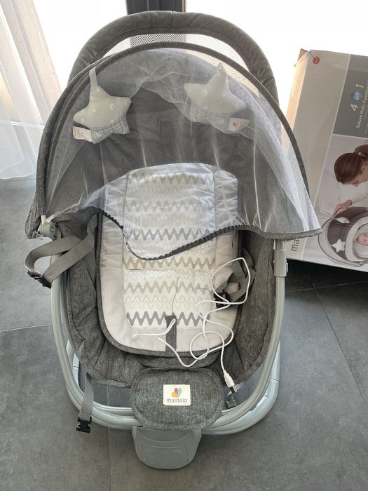 люльку-гойдалку Mastela 4 in 1 Deluxe Multi-Functional Bassinet
