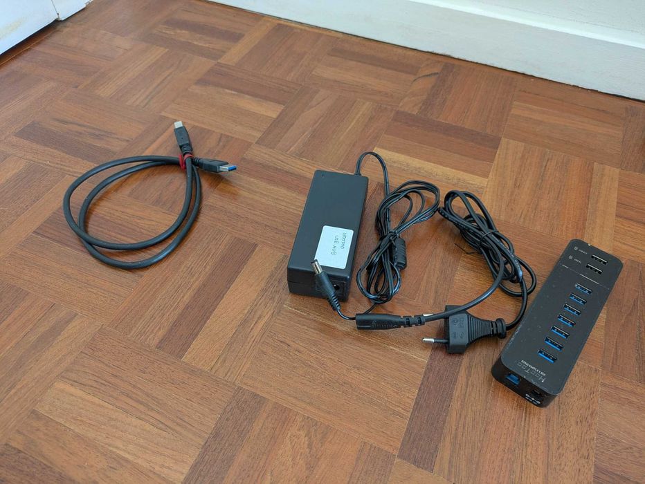 USB Hub de 7 portas + 9 portas de alimentação HooToo