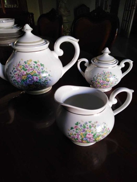 Louça Vista Alegre , conjunto de chá