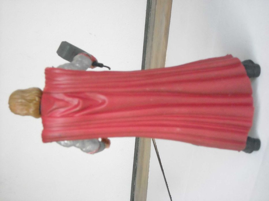 Boneco Figura Thor articulado com martelo Marvel 2011