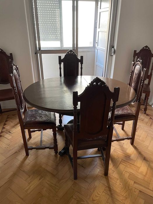 Mesa "vintage" com 6 cadeiras