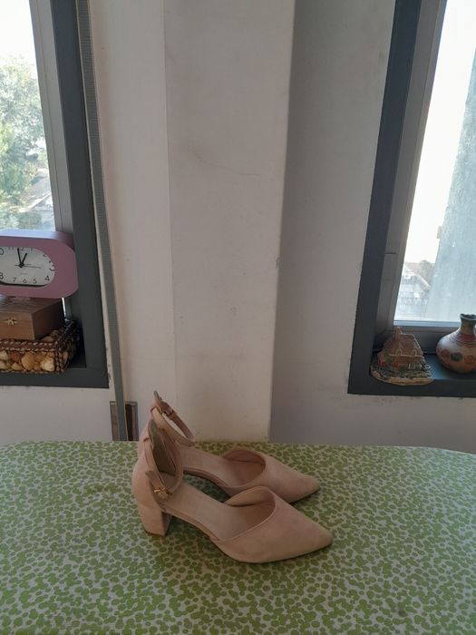 Vendo Sandálias de Senhora SEASIDE muito bonitas como novas