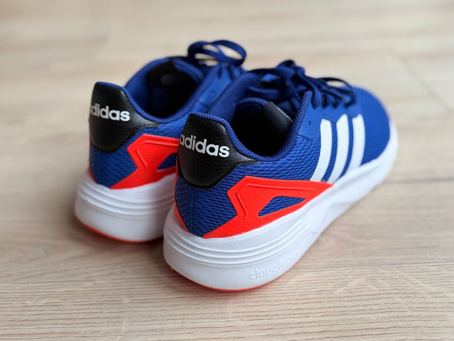 Buty Adidas  do biegania  r. 44 2/3