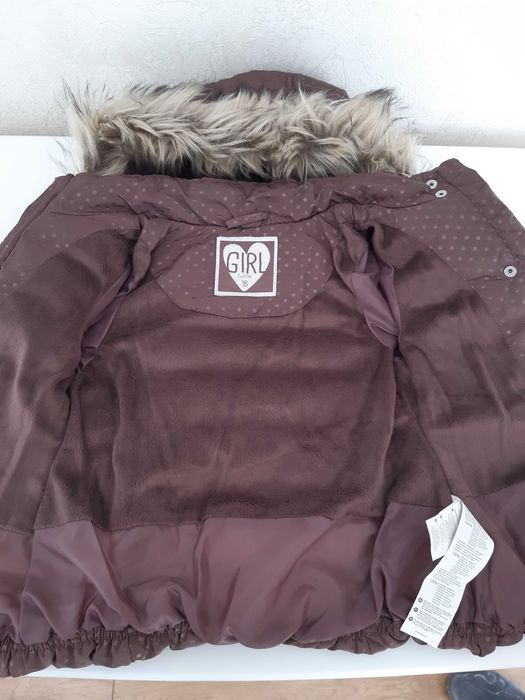 Продам теплу курточку для дівчинки