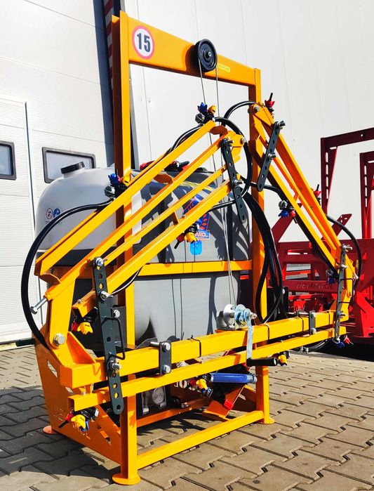 Opryskiwacz 200 litrów polowy łamany lanca 6m