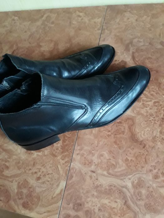 Продаж чоловічого взуття