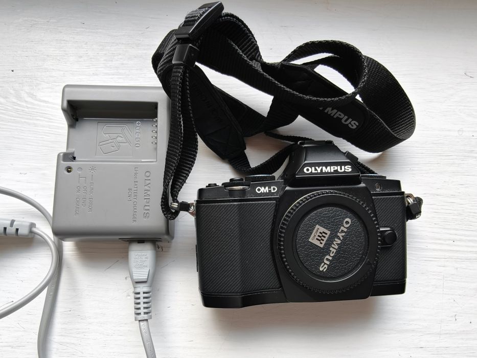 Olympus OM-D E-M5 + Oryginalna ładowarka