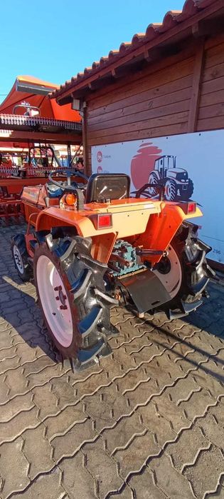 Campanha de Natal: Trator Kubota Bulltra ZB1-17+ 4 alfaias POUPE 1250€