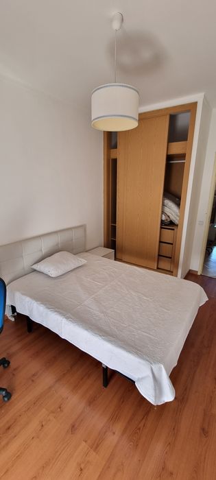 Aluga-se quarto mobilado