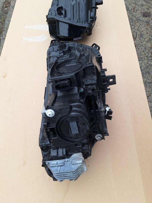 Фари Mercedes-Benz EQA