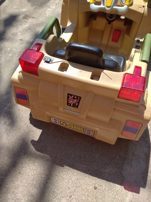 Продам дитячу  електро машинку Jeep