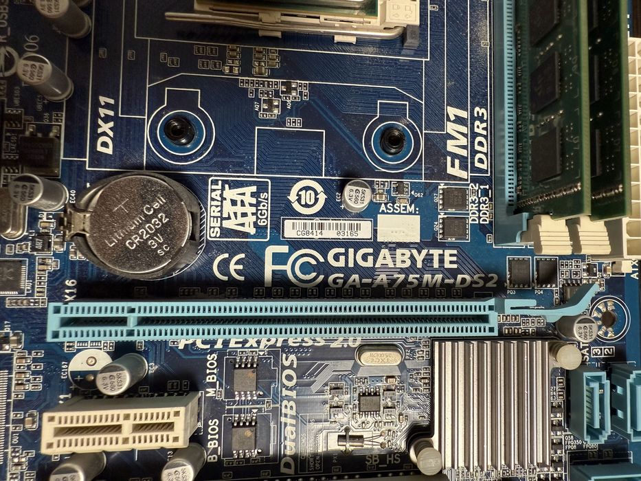 Материнська плата Gigabyte + процесор + ОЗУ