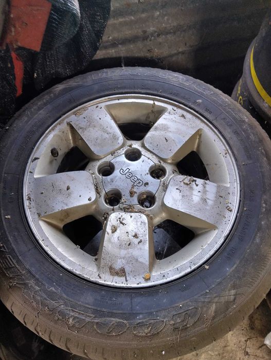 5 jantes com pneus 235/75R17 Jeep WJ/WG