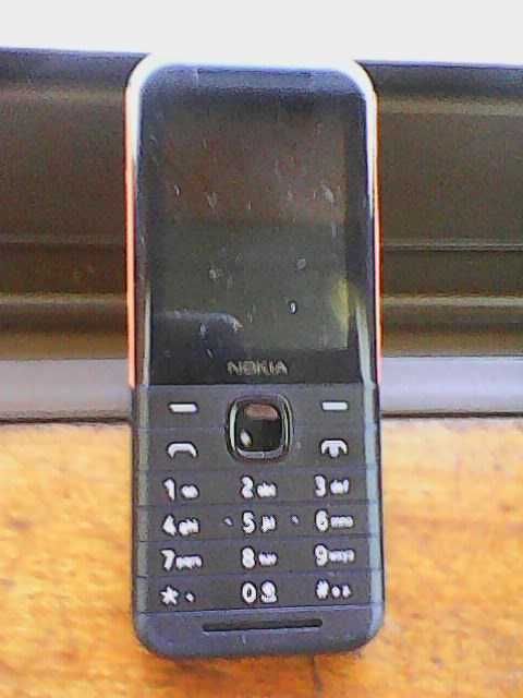 Nokia 218 Dual Sim, e 1-Nokia 213 Dual Sim, usados, de teclas