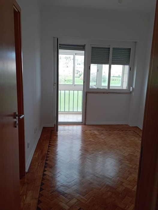 Arrenda-se Apartamento T2 na Ajuda com vista para o Tejo e Palácio!