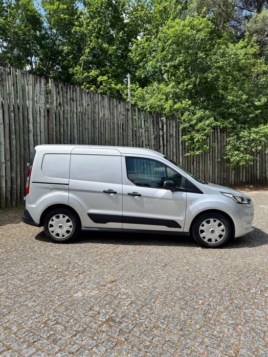 Ford Transit Connect | 2020 | 3 lugares | Ar condicionado