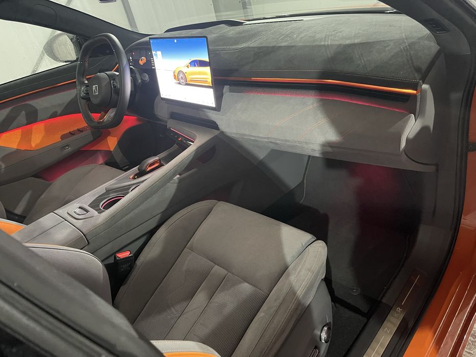 Zeekr 001 2024 модельний 2025