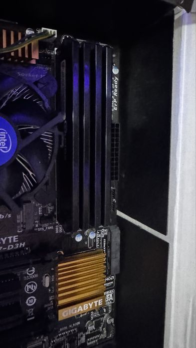 Intel I7 4790 + Gigabyte GA-H97-D3H + 32GB DDR3 1600Mhz