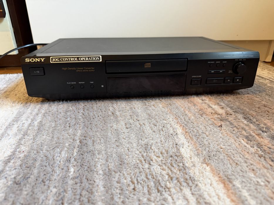 Odtwaracz CD SONY CDP-XE320
