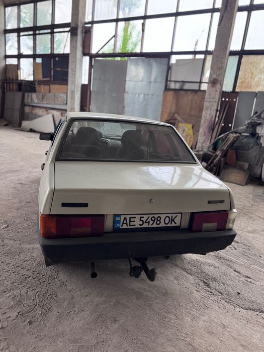 Автомобіль Ваз 2199