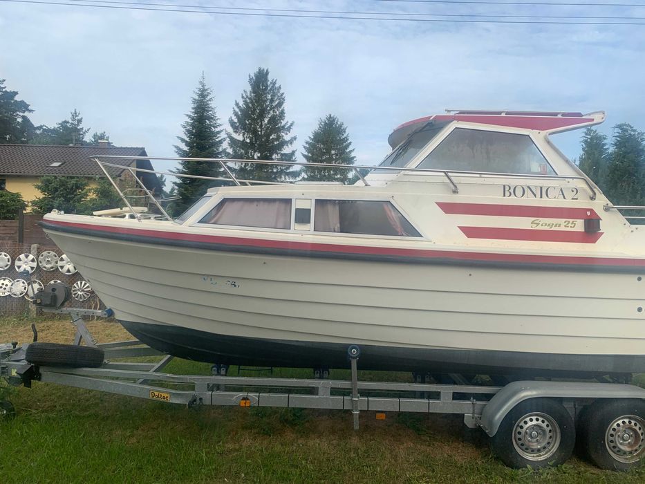 Łódz kabinowa Saga 25 Diesel