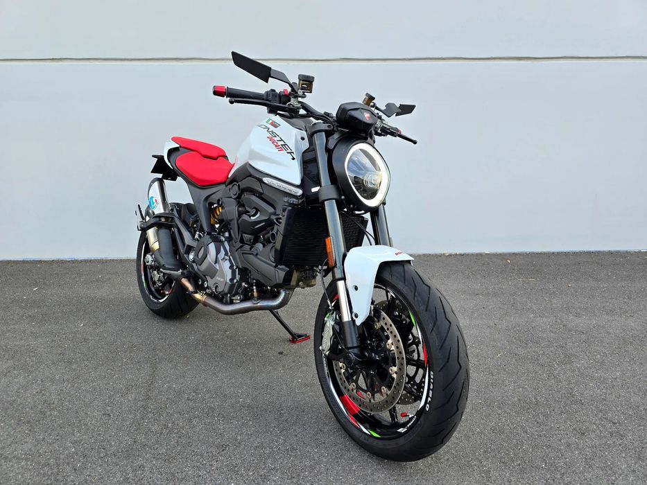 Ducati Monster  937
