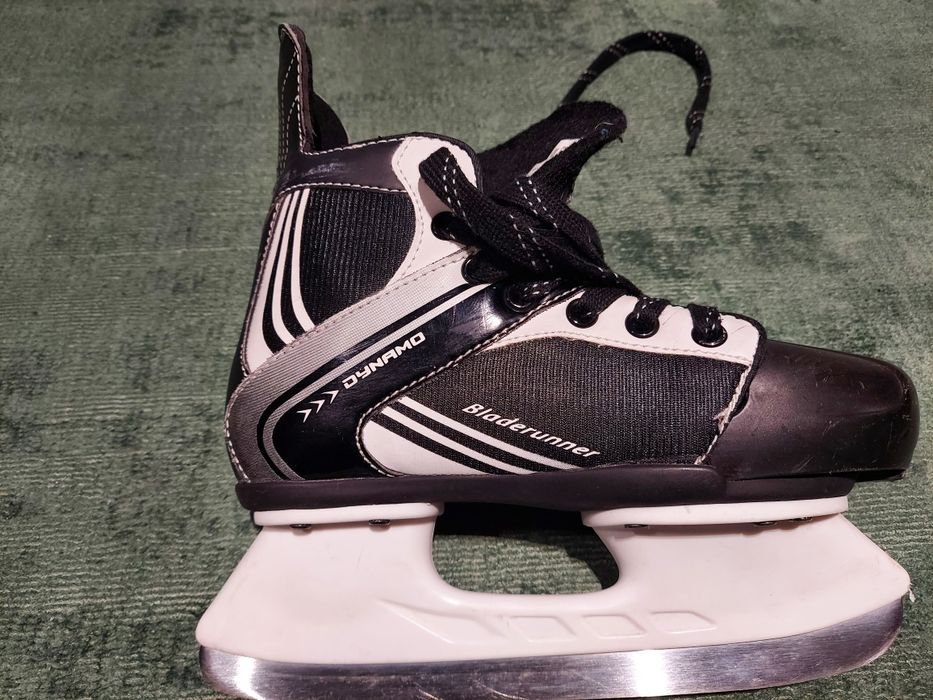 Łyżwy hokejowe Bladerunner.