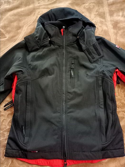 Термо куртка жіноча спортивна