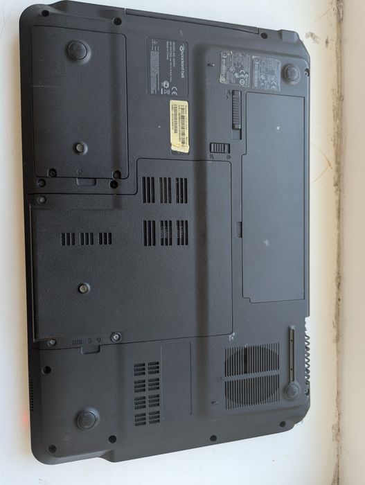 Продам Ноутбук Packard Bell 17.3 i5 4 ГБ под восстановление