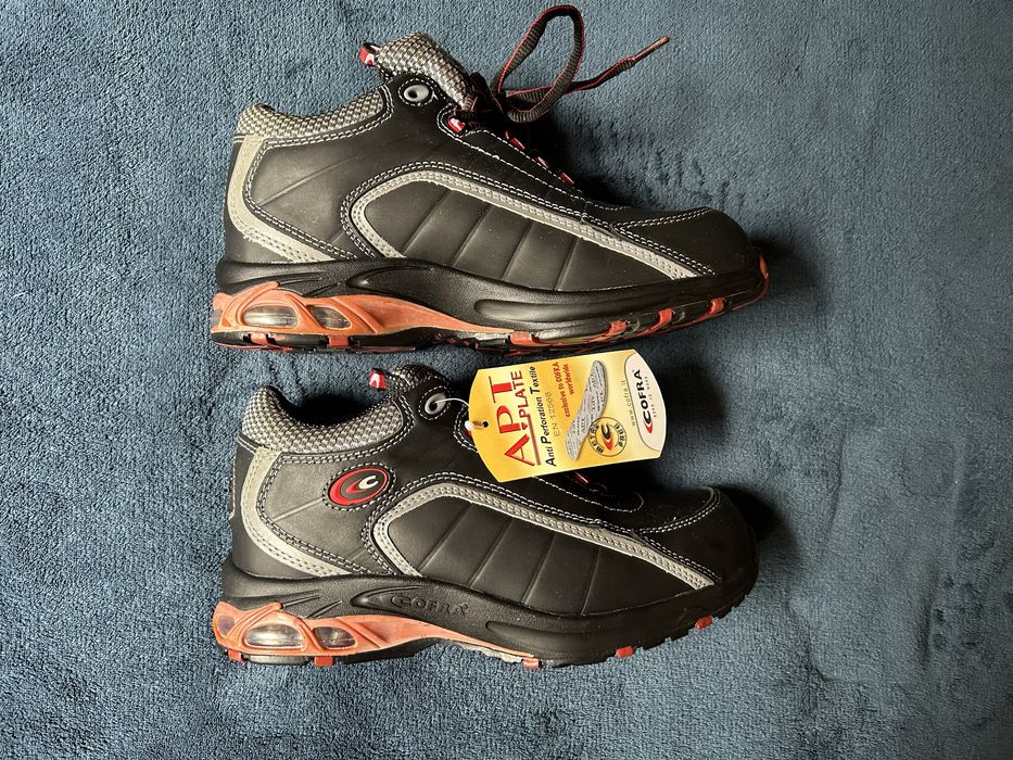 Botas de segurança biqueira de aço. Novas.