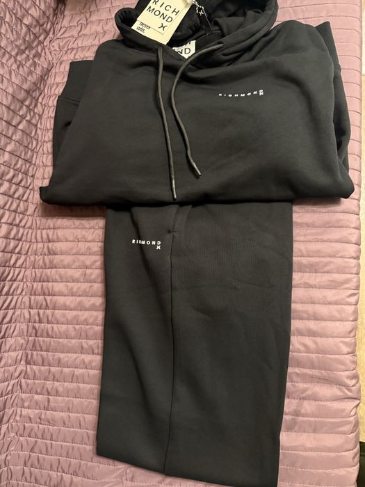 Женские костюмы picnmond