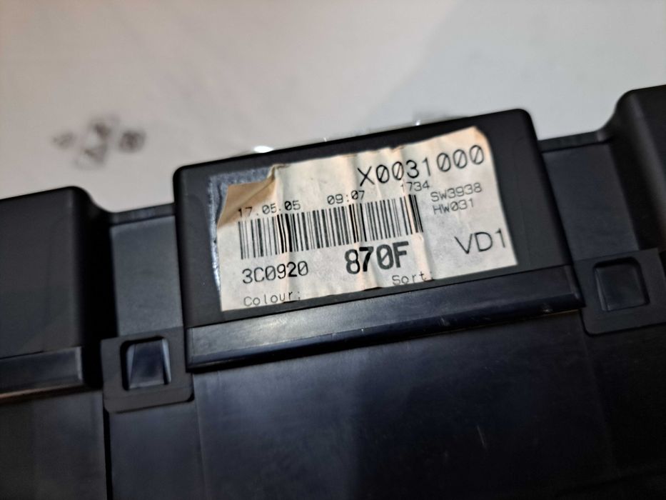 Licznik Volkswagen Passat B6 2.0 FSi -870F