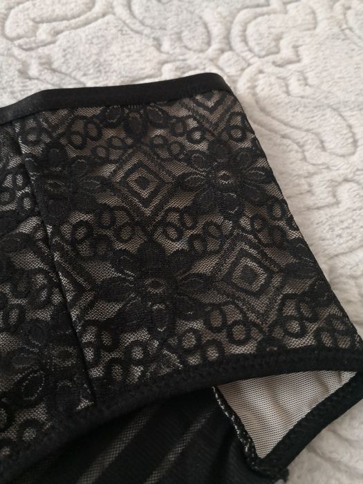 Figi modelujące korygujące XL HON2 CZARNE 

Rozmiar XXXL

Kolor czarn